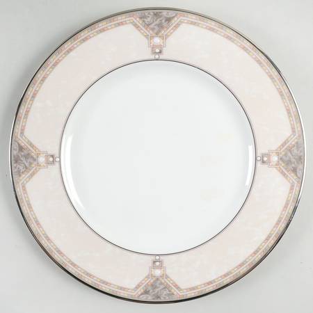 Pearlescence Platinum Accent Luncheon Plate