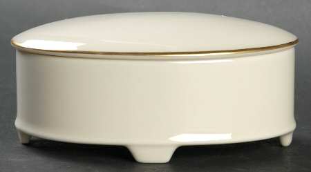 L26 Oval Box & Lid 4"