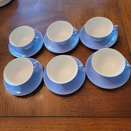 L27 Footed Cup & Saucer Set