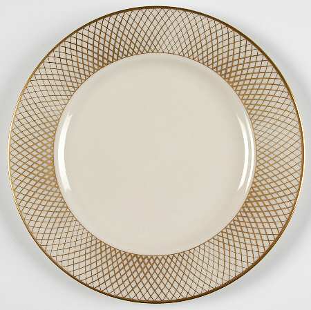 Au Courant Vanilla Salad Plate