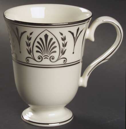 Royal Courtyard Accent Mug