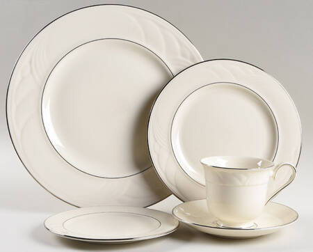 Sand Dune Platinum 40 Piece Estate Set