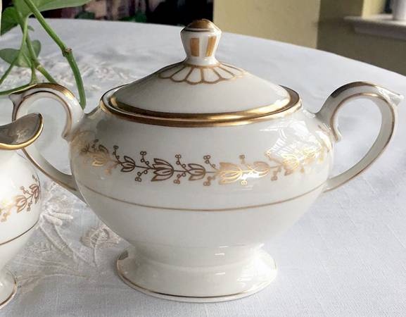LAM41 Sugar Bowl & Lid