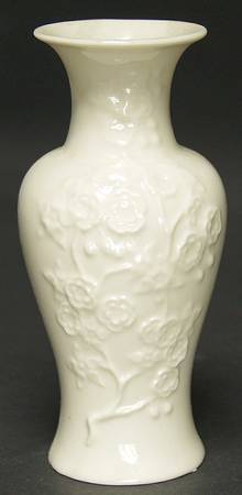 Ming Blossom Collection 6" Vase