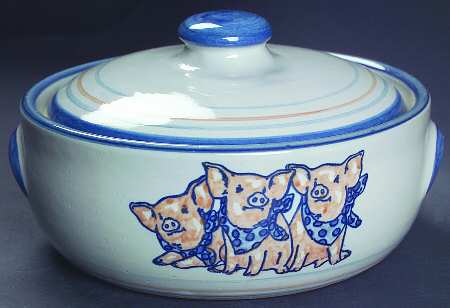 Precious Pigs 1 Qt Round Covered Casserole