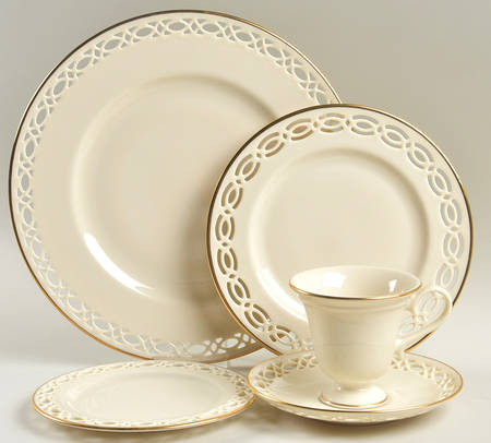 Trapunto 5 Piece Place Setting
