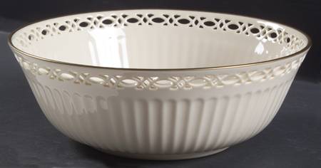 Trapunto 9" Round Vegetable Bowl