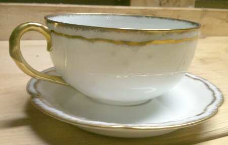 LAT31 Flat Cup & Saucer Set