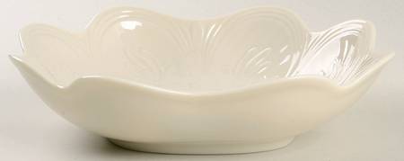 Saybrooke Collection Gold 7" Scalloped Bowl