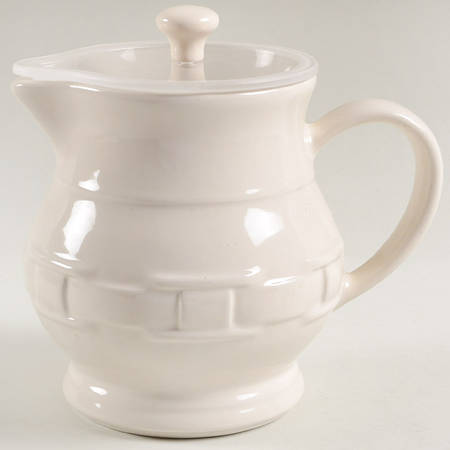 Woven Traditions Ivory 32 Oz Pitcher w/Silcone Lid
