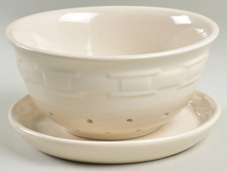 Woven Traditions Ivory Pierced Berry Bowl and Underplate