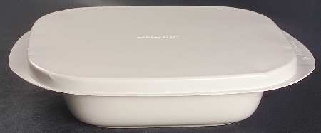 Woven Traditions Ivory 11" Sqaure Baker & Plastic Lid