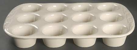 Woven Traditions Ivory Large Muffin Pan, Hold 12 Muffins