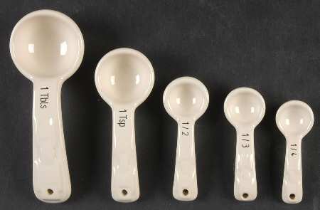 Woven Traditions Ivory (5 Pc) Ceramic Measuring Spoon Set