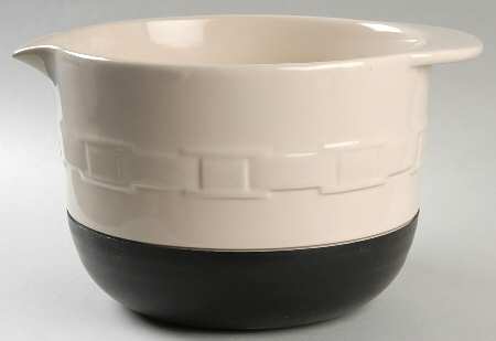 Woven Traditions Ivory 11" Stay Put Mixing Bowl