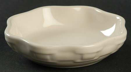 Woven Traditions Ivory Garlic Baker No Lid