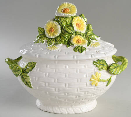 Rustic Daisy Tureen &  Lid