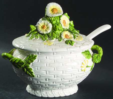 Rustic Daisy Tureen & Lid w/Ladle