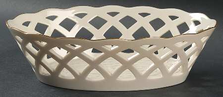 Wicker Collection 9" Pierced Oval Bowl