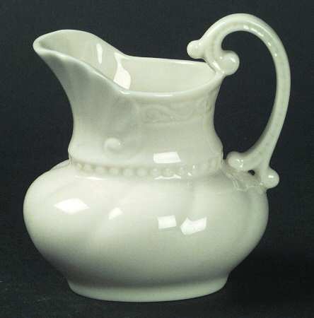 Colonial Collection Creamer