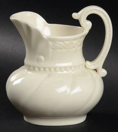 Colonial Collection 16 Oz Pitcher