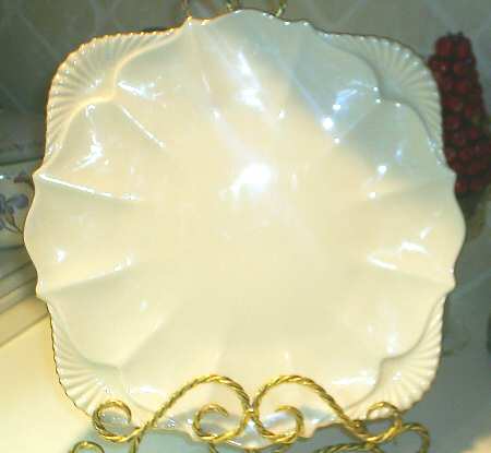 Heritage Collection (Cream) 12" Square Chop Plate
