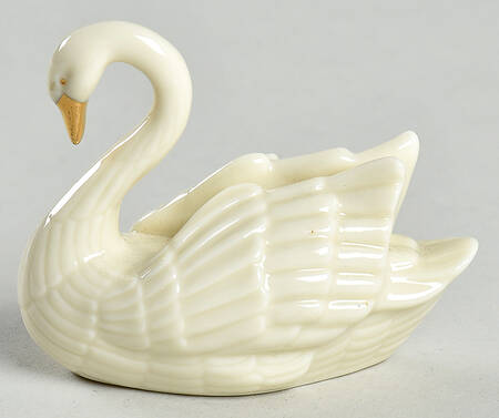 Swan Col Crm (Gotrim, Open Tail, Gold Stamp) by Lenox
