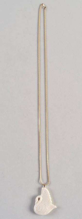 Swan Col Crm (Nt, Opentail, Gold Stamp) Goldplate Necklace with Pendant