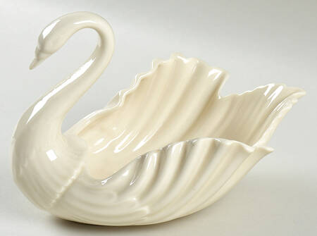 Swan Col Crm (Nt, Opentail, Gold Stamp) 6" Swan Form Bowl