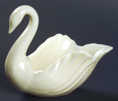 Swan Col Crm (Nt, Opentail, Gold Stamp) by Lenox