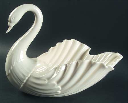 Swan Col Crm (Nt, Opentail, Gold Stamp) 8" Swan Form Bowl
