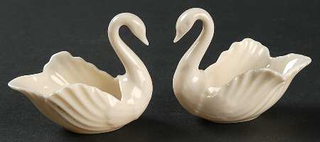 Swan Col Crm (Nt, Opentail, Gold Stamp) (Set of 2) 2" Swan Form Bowls