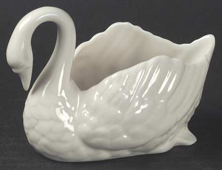 Swan Col Crm (Notrim, Closetail, Green Stamp) by Lenox