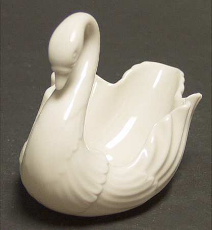 Swan Col Crm (Notrim, Opentail, Green stamp) 4" Swan Form Bowl
