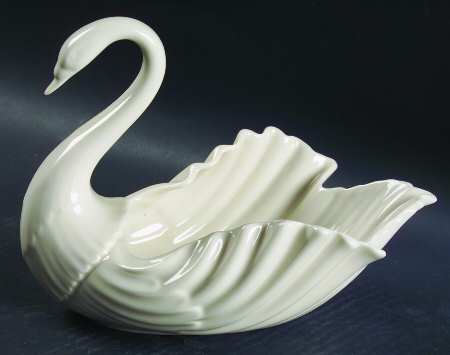 Swan Col Crm (Notrim, Opentail, Green stamp) 8" Swan Form Bowl