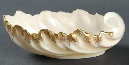 Shell Bowl Collection Cream (Gold Trim) 4" Shell Shaped Bowl