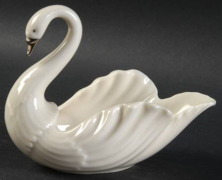 Wedding Promises Collection 2" Swan Form Bowl