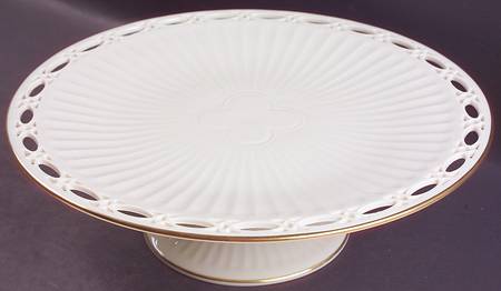 Matelasse 11" Diameter Pedestal Cake Stand