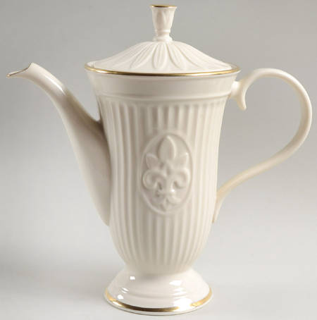 Matelasse Coffee Pot & Lid