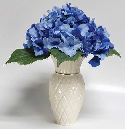 Matelasse 9" Vase W/Hydrangea