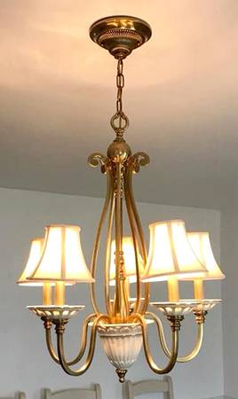 Matelasse 5 Light Chandelier