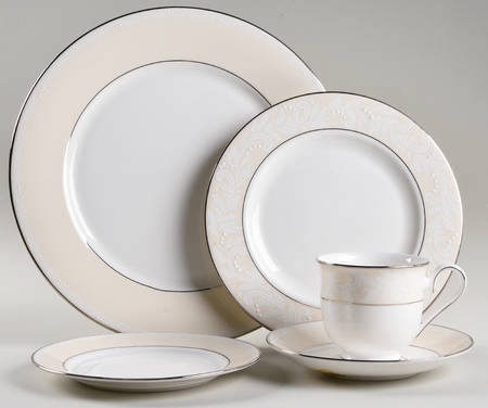 Faith 5 Piece Place Setting