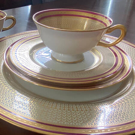 D342r Footed Cup & Saucer Set