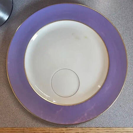 O46C Mauve Snack Plate