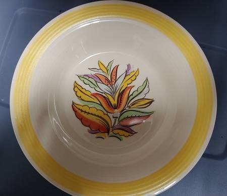 Hollywood 8" Round Vegetable Bowl