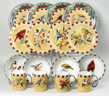 Winter Greetings 32  Piece Estate Set