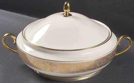 Haute Couture Round Covered Vegetable