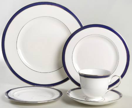 Federal Cobalt Platinum 40 Piece Estate Set