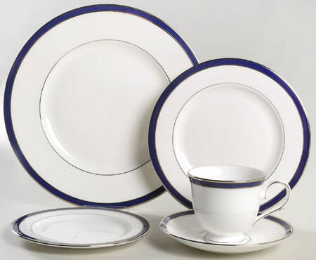 Federal Cobalt Platinum 40 Piece Estate Set