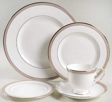 Onyx Frost 40 Piece Estate Set